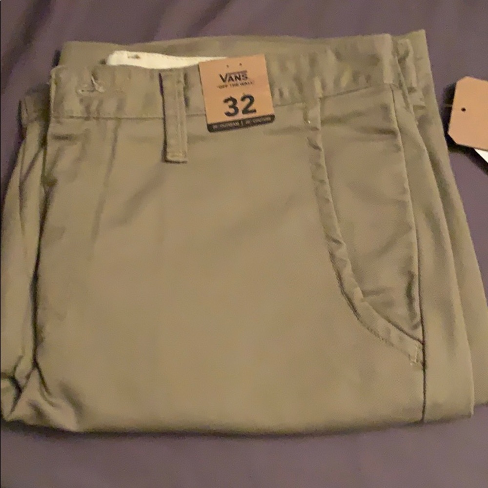 Vans khaki shorts